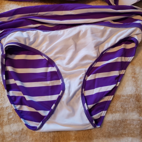 Bikini - Picture 3 of 6